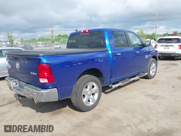 2014 Ram 1500 Big Horn z VIN 1C6RR7LT3ES451325, wystawiony jako IAAI lot #42191755 z przebiegiem 169 040 mil mil oraz . Historia ofert i sprzedaży dostępna na DreamBid. Obrazek 4.