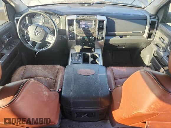 2011 Ram 1500 Laramie z VIN 1D7RV1CT7BS633290, wystawiony jako Copart lot #80481985 z przebiegiem 167 397 mil mil oraz Czysty tytuł • Clean title. Historia ofert i sprzedaży dostępna na DreamBid. Obrazek 8.