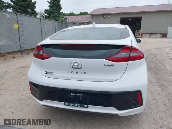 2018 Hyundai Ioniq Limited z VIN KMHC85LC9JU064567, wystawiony jako IAAI lot #42482538 z przebiegiem 66 689 mil mil oraz . Historia ofert i sprzedaży dostępna na DreamBid. Obrazek 17.