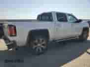2016 GMC Sierra 1500 Denali z VIN 3GTU2PEJ2GG371785, wystawiony jako Copart lot #81668355 z przebiegiem 82 938 mil mil oraz Szkoda całkowita • Salvage title. Historia ofert i sprzedaży dostępna na DreamBid. Obrazek 3.