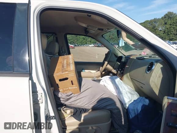 2008 Ford Explorer Eddie Bauer с VIN 1FMEU64E28UB00183, выставлен на аукционе IAAI как лот 43041751 с пробегом Не указан миль и . История ставок и продаж доступна на DreamBid. Изображение 5.