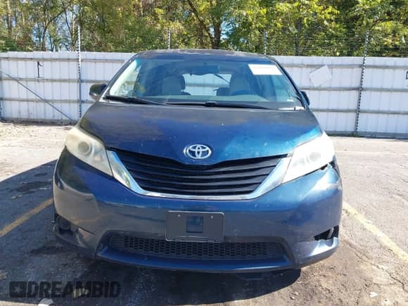 2011 Toyota Sienna LE AAS with VIN 5TDKK3DC9BS152691, listed as a IAAI auction lot 43419664 with 302,239 mi miles and . Bid and sale history available at DreamBid. Image 12.