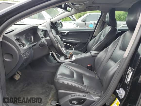 2014 Volvo S60 T5 с VIN YV1612FH7E2281218, выставлен на аукционе Copart как лот 62895535 с пробегом 239 600 миль миль и Чистый • Clean title. История ставок и продаж доступна на DreamBid. Изображение 7.