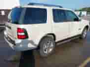 2006 Ford Explorer Limited z VIN 1FMEU65E76UB34499, wystawiony jako IAAI lot #43221611 z przebiegiem 243 232 mil mil oraz . Historia ofert i sprzedaży dostępna na DreamBid. Obrazek 4.