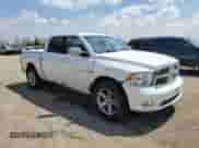 2010 Dodge 1500 SLT z VIN 1D7RV1CTXAS165523, wystawiony jako Copart lot #56001795 z przebiegiem 154 404 mil mil oraz Szkoda całkowita • Salvage title. Historia ofert i sprzedaży dostępna na DreamBid. Obrazek 4.