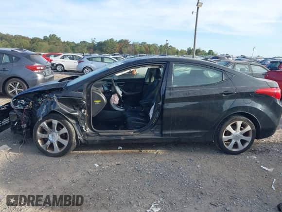 2013 Hyundai Elantra Limited с VIN 5NPDH4AE1DH215178, выставлен на аукционе IAAI как лот 43364964 с пробегом 121 465 миль миль и . История ставок и продаж доступна на DreamBid. Изображение 14.