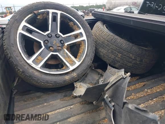 2018 Chevrolet Silverado 1500 High Country с VIN 3GCUKTEJ0JG194797, выставлен на аукционе IAAI как лот 42809444 с пробегом 110 980 миль миль и . История ставок и продаж доступна на DreamBid. Изображение 12.