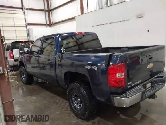 2010 Chevrolet Silverado 1500 LS с VIN 3GCRKREAXAG121722, выставлен на аукционе IAAI как лот 43244823 с пробегом 227 843 миль миль и . История ставок и продаж доступна на DreamBid. Изображение 3.