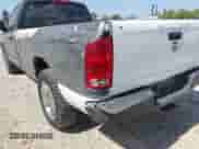 2006 Dodge 1500 ST z VIN 1D7HA16N46J157001, wystawiony jako IAAI lot #43228631 z przebiegiem 174 529 mil mil oraz . Historia ofert i sprzedaży dostępna na DreamBid. Obrazek 12.