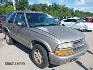 2000 Chevrolet Blazer LS с VIN 1GNCT18W6YK284227, выставлен на аукционе IAAI как лот 42992936 с пробегом 155 138 миль миль и . История ставок и продаж доступна на DreamBid. Изображение 1.