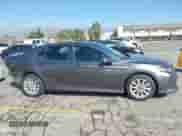 2019 Toyota Camry LE с VIN 4T1B11HK2KU715449, выставлен на аукционе IAAI как лот 43495656 с пробегом 82 639 миль миль и . История ставок и продаж доступна на DreamBid. Изображение 14.