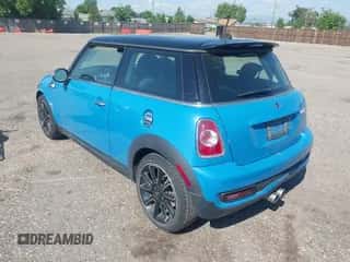 2012 MINI Hardtop S with VIN WMWSV3C55CTY29181, listed as a IAAI auction lot 42621045 with 68,706 mi miles and . Bid and sale history available at DreamBid. Image 3.