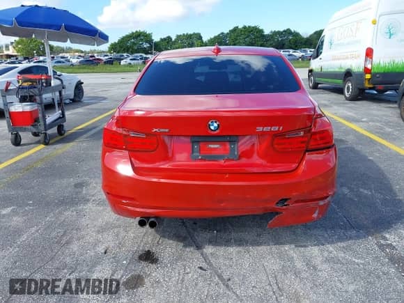 2013 BMW 3 Series 328i xDrive с VIN WBA3B3C57DF540929, выставлен на аукционе IAAI как лот 40829557 с пробегом 133 351 миль миль и . История ставок и продаж доступна на DreamBid. Изображение 16.