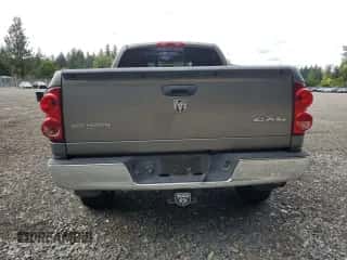 2007 Dodge 1500 Laramie z VIN 1D7HU18207S271941, wystawiony jako Copart lot #69347315 z przebiegiem 157 736 mil mil oraz Czysty tytuł • Clean title. Historia ofert i sprzedaży dostępna na DreamBid. Obrazek 6.