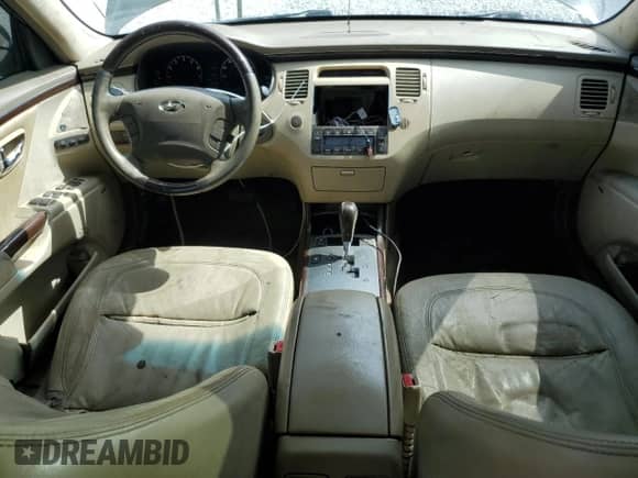 2011 Hyundai Azera Limited с VIN KMHFC4DF3BA552642, выставлен на аукционе Copart как лот 64269155 с пробегом 167 147 миль миль и Списание • Salvage title. История ставок и продаж доступна на DreamBid. Изображение 8.