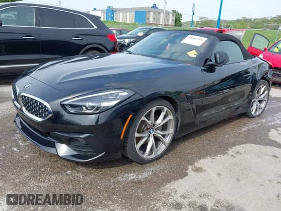 2020 BMW Z4 sDrive30i with VIN WBAHF3C06LWW54465, listed as a IAAI auction lot 42086908 with 22,494 mi miles and . Bid and sale history available at DreamBid. Image 18.