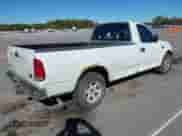 2002 Ford F-150 XL с VIN 1FTRF17212NA27698, выставлен на аукционе IAAI как лот 43449350 с пробегом 290 416 миль миль и . История ставок и продаж доступна на DreamBid. Изображение 4.