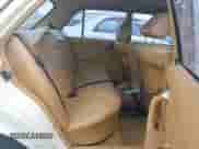 1984 Mercedes-Benz 300 D z VIN WDBAB33A9EA161712, wystawiony jako IAAI lot #42305252 z przebiegiem 142 347 mil mil oraz . Historia ofert i sprzedaży dostępna na DreamBid. Obrazek 8.