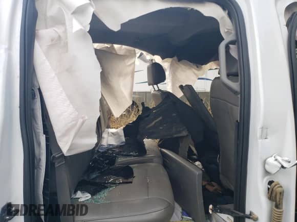 2019 Ford F-250 z VIN NOVIN63998744, wystawiony jako Copart lot #63998744 z przebiegiem Nie podano mil oraz Nie do naprawy • Non repairable. Historia ofert i sprzedaży dostępna na DreamBid. Obrazek 10.