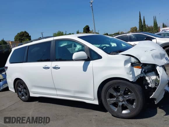 2016 Toyota Sienna SE with VIN 5TDXK3DC1GS735334, listed as a IAAI auction lot 43200072 with 115,548 mi miles and . Bid and sale history available at DreamBid. Image 13.