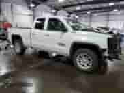 2017 GMC Sierra 1500 SLE z VIN 1GTV2MEC4HZ237222, wystawiony jako Copart lot #61993825 z przebiegiem 113 466 mil mil oraz Szkoda całkowita • Salvage title. Historia ofert i sprzedaży dostępna na DreamBid. Obrazek 4.