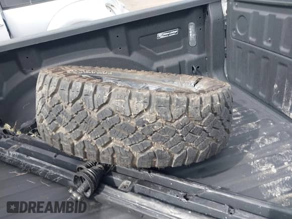 2025 Ram 1500 Rebel z VIN 1C6SRFLP9SN525209, wystawiony jako IAAI lot #42363389 z przebiegiem Nie podano mil oraz . Historia ofert i sprzedaży dostępna na DreamBid. Obrazek 12.