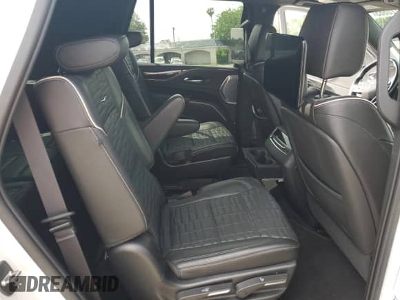 2021 Cadillac Escalade Sport Platinum z VIN 1GYS4GKL8MR314830, wystawiony jako Copart lot #56720865 z przebiegiem 68 483 mil mil oraz Szkoda całkowita • Salvage title. Historia ofert i sprzedaży dostępna na DreamBid. Obrazek 11.