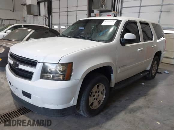 2008 Chevrolet Tahoe с VIN 1GNFC13518R218607, выставлен на аукционе IAAI как лот 42468074 с пробегом 220 217 миль миль и . История ставок и продаж доступна на DreamBid. Изображение 2.