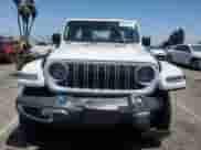 2024 Jeep Wrangler Sahara z VIN 1C4RJXP65RW192128, wystawiony jako Copart lot #66761135 z przebiegiem 16 491 mil mil oraz Szkoda całkowita • Salvage title. Historia ofert i sprzedaży dostępna na DreamBid. Obrazek 5.