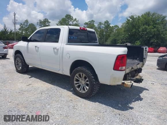 2014 Ram 1500 Big Horn z VIN 1C6RR7LT4ES270816, wystawiony jako IAAI lot #42396422 z przebiegiem 167 919 mil mil oraz . Historia ofert i sprzedaży dostępna na DreamBid. Obrazek 3.