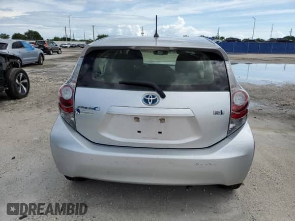 2014 Toyota Prius Two z VIN JTDKDTB3XE1569140, wystawiony jako Copart lot #85337755 z przebiegiem 129 826 mil mil oraz Szkoda całkowita • Salvage title. Historia ofert i sprzedaży dostępna na DreamBid. Obrazek 6.