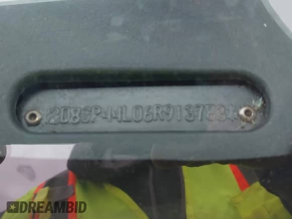 2006 Dodge Grand Caravan SXT z VIN 2D8GP44L06R913783, wystawiony jako IAAI lot #42354147 z przebiegiem Nie podano mil oraz . Historia ofert i sprzedaży dostępna na DreamBid. Obrazek 11.