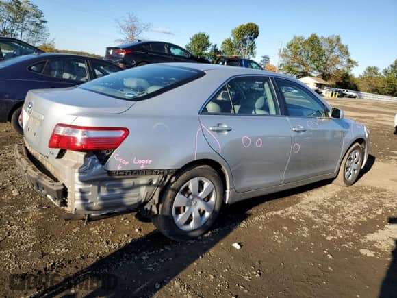 2007 Toyota Camry CE z VIN 4T1BE46K17U608098, wystawiony jako Copart lot #86682495 z przebiegiem 114 890 mil mil oraz Szkoda całkowita • Salvage title. Historia ofert i sprzedaży dostępna na DreamBid. Obrazek 3.