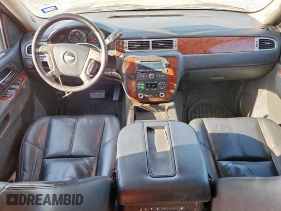 2011 Chevrolet Suburban LT with VIN 1GNSCJE00BR291796, listed as a Copart auction lot 64288365 with 300,451 mi miles and Clean title. Bid and sale history available at DreamBid. Image 8.