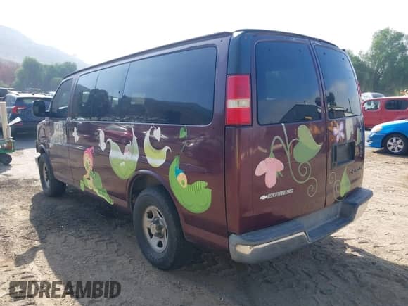 2005 Chevrolet Express Passenger с VIN 1GNFG15T051145577, выставлен на аукционе IAAI как лот 43379852 с пробегом 220 437 миль миль и . История ставок и продаж доступна на DreamBid. Изображение 3.