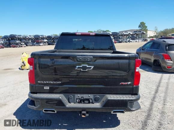 2022 Chevrolet Silverado 1500 RST z VIN 3GCUDEET8NG680920, wystawiony jako IAAI lot #41595611 z przebiegiem 43 457 mil mil oraz . Historia ofert i sprzedaży dostępna na DreamBid. Obrazek 15.