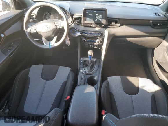 2019 Hyundai Veloster 2.0 z VIN KMHTG6AF1KU006380, wystawiony jako Copart lot #71843883 z przebiegiem 48 291 mil mil oraz . Historia ofert i sprzedaży dostępna na DreamBid. Obrazek 8.