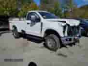 2023 Ford F-250 XL z VIN 1FTBF2BA4PED12330, wystawiony jako Copart lot #86607785 z przebiegiem 4 706 mil mil oraz Czysty tytuł • Clean title. Historia ofert i sprzedaży dostępna na DreamBid. Obrazek 4.