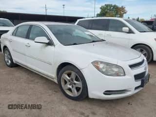 2010 Chevrolet Malibu 1LT z VIN 1G1ZC5EB0AF246463, wystawiony jako IAAI lot #43517433 z przebiegiem 157 212 mil mil oraz . Historia ofert i sprzedaży dostępna na DreamBid. Obrazek 1.