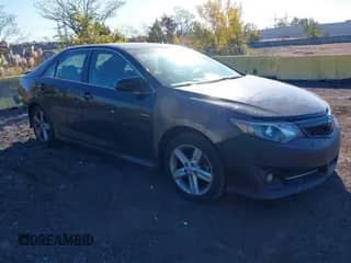 2014 Toyota Camry SE с VIN 4T1BF1FK1EU427673, выставлен на аукционе IAAI как лот 43529788 с пробегом 235 062 миль миль и . История ставок и продаж доступна на DreamBid. Изображение 1.