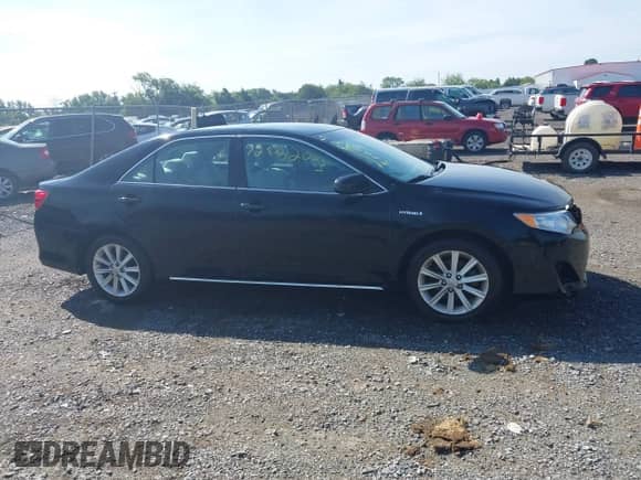 2013 Toyota Camry LE z VIN 4T1BD1FK1DU071049, wystawiony jako IAAI lot #42832003 z przebiegiem 156 477 mil mil oraz . Historia ofert i sprzedaży dostępna na DreamBid. Obrazek 13.