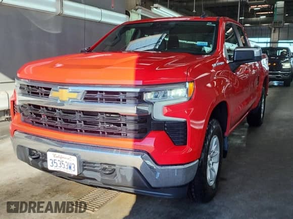 2024 Chevrolet Silverado 1500 LT z VIN 1GCRDDEK1RZ155405, wystawiony jako IAAI lot #43540237 z przebiegiem 50 431 mil mil oraz . Historia ofert i sprzedaży dostępna na DreamBid. Obrazek 5.