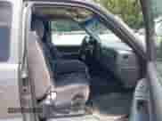 2002 GMC Sierra 1500 SLE с VIN 2GTEC19T521123624, выставлен на аукционе IAAI как лот 42567669 с пробегом 264 545 миль миль и . История ставок и продаж доступна на DreamBid. Изображение 5.