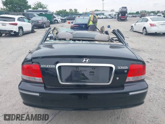 2004 Hyundai Sonata GLS z VIN KMHWF35H34A052324, wystawiony jako IAAI lot #42340680 z przebiegiem Nie podano mil oraz . Historia ofert i sprzedaży dostępna na DreamBid. Obrazek 15.