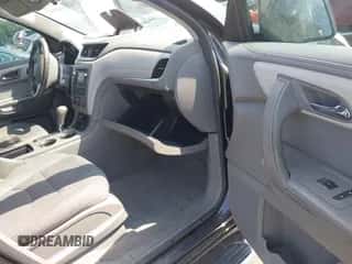 2016 Chevrolet Traverse LS z VIN 1GNKRFED3GJ290923, wystawiony jako IAAI lot #43028015 z przebiegiem 140 243 mil mil oraz . Historia ofert i sprzedaży dostępna na DreamBid. Obrazek 5.