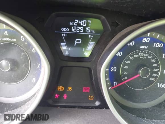 2013 Hyundai Elantra GLS z VIN KMHDH4AE6DU569067, wystawiony jako IAAI lot #42717649 z przebiegiem 122 915 mil mil oraz . Historia ofert i sprzedaży dostępna na DreamBid. Obrazek 7.