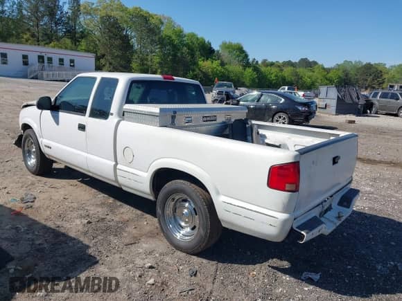 1995 Chevrolet S-10 LS с VIN 1GCCS19Z8S8160842, выставлен на аукционе IAAI как лот 42051915 с пробегом 428 864 миль миль и . История ставок и продаж доступна на DreamBid. Изображение 3.