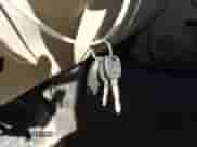 2010 Chevrolet Silverado 1500 LT z VIN 1GCSKSE31AZ119884, wystawiony jako IAAI lot #43543636 z przebiegiem 165 091 mil mil oraz . Historia ofert i sprzedaży dostępna na DreamBid. Obrazek 11.