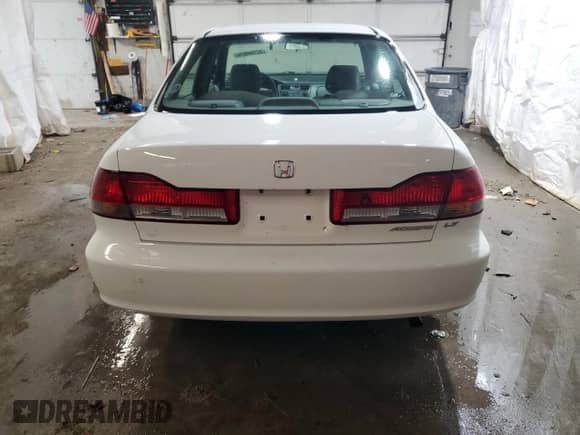2001 Honda Accord with VIN JHMCG65571C023029, listed as a Copart auction lot 82168014 with 199,809 mi miles and Salvage title. Bid and sale history available at DreamBid. Image 6.