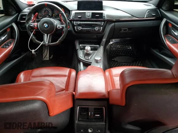 2017 BMW M3 z VIN WBS8M9C37H5G86176, wystawiony jako Copart lot #61449215 z przebiegiem 71 108 mil mil oraz Szkoda całkowita • Salvage title. Historia ofert i sprzedaży dostępna na DreamBid. Obrazek 8.